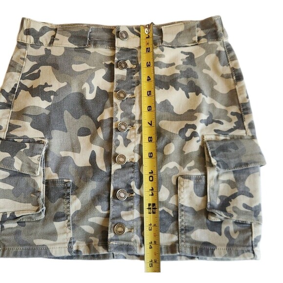 Y2K Camo Mini Skirt Kancan Women's Sz S Gold Button Trendy Clubwear - Picture 3 of 7